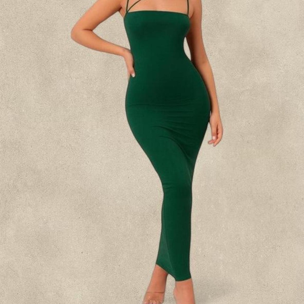 Emerald Green Bodycon Maci Dress🌲 Size M